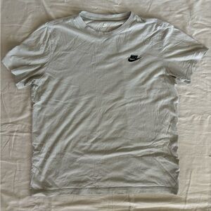Nike Short Sleeve T-Shirt - with embroidered Nike Logo